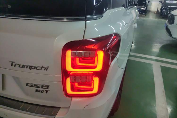 Used GAC Trumpchi GS8 2017 320T Two-Wheel Drive Luxury Smart Connectivity Version (7 Seats)