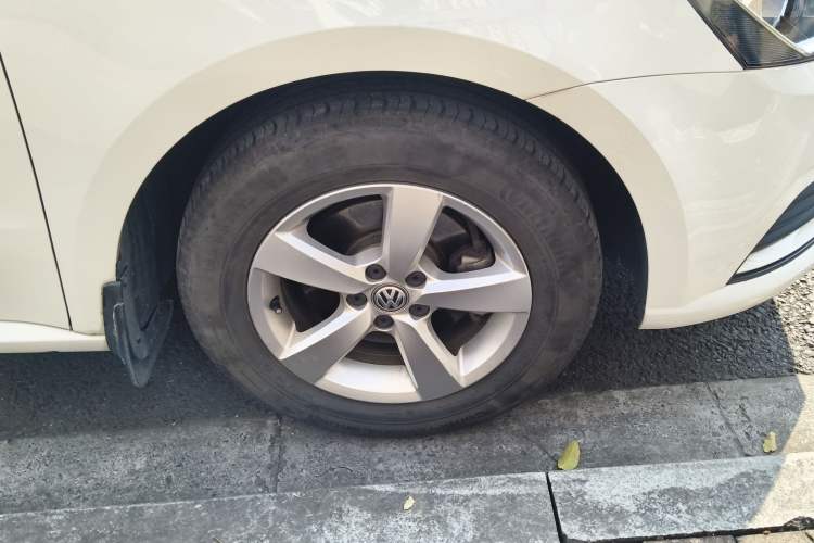 Used Volkswagen Gran Lavida 2015 1.6L Manual Fashion Edition
