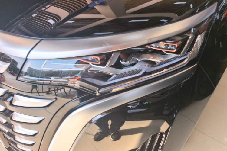 Used Denza D9 2024 DM-i 970 Luxury Model