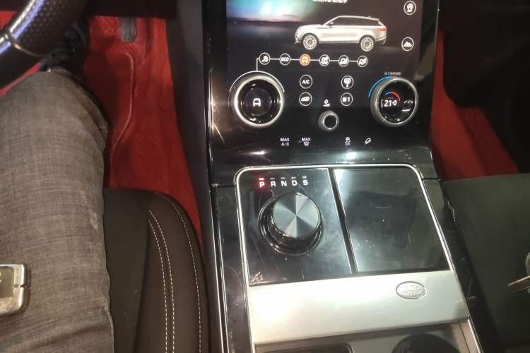 Used Land Rover Range Rover Velar 2019 250 PS
