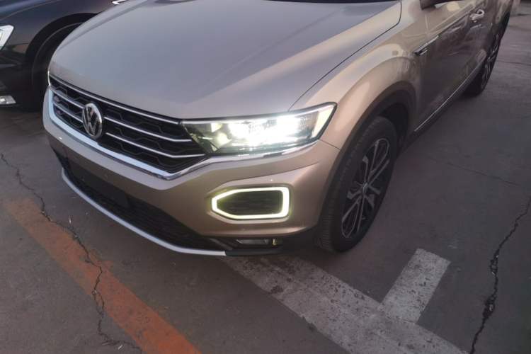 Used Volkswagen T-ROC 2019 280TSI DSG Two-Wheel Drive Comfort Version China VI Standard
