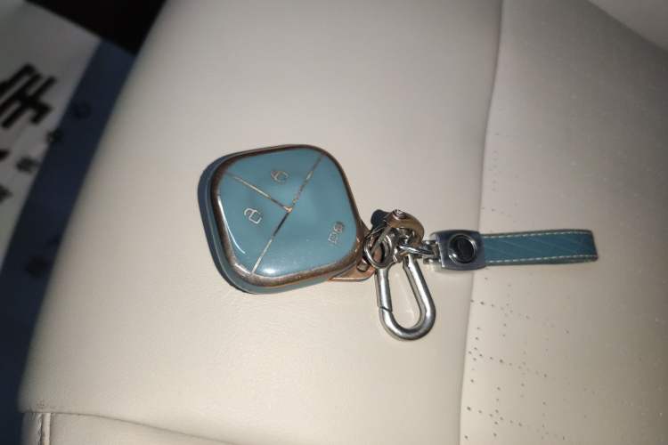 Used Wuling Bingo PLUS 2024 330 km Range Five-Seater Version
