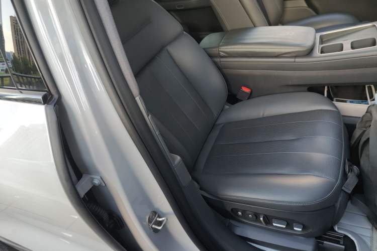 Used Nio ES8 2023 75 kWh Executive Edition
