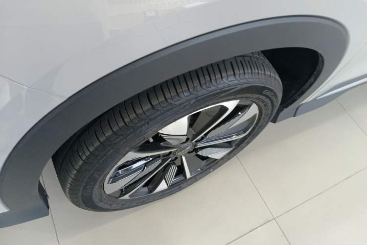 Used BYD Song PLUS New Energy 2025 EV Intelligent Driving Version 520km Premium Model
