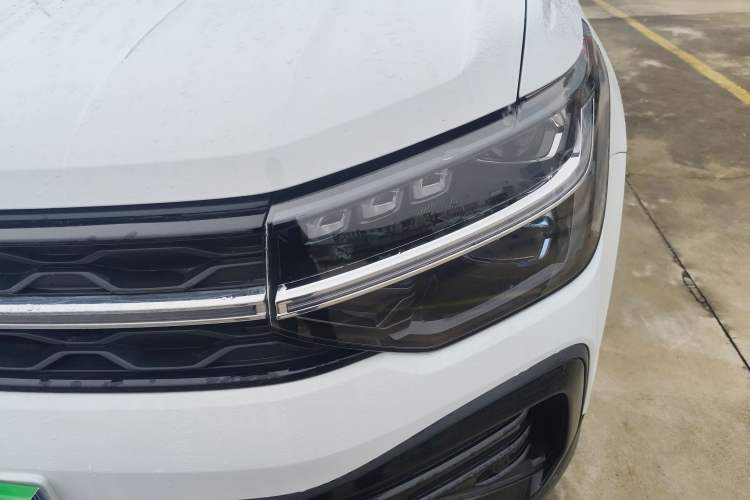 Used Volkswagen Tharu 2024 300TSI Two-Wheel-Drive Moon Luxury Edition
