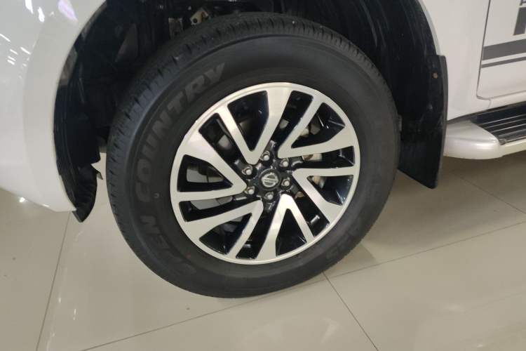 Used Nissan Navara 2021 2.5L Automatic 4x4 Premium Version QR25
