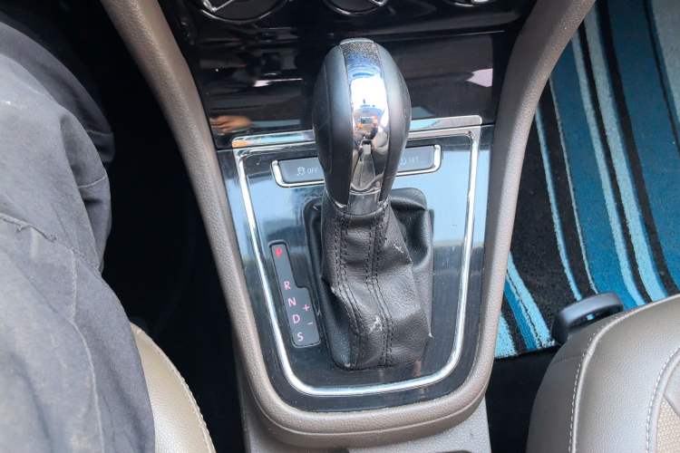 Used Volkswagen Bora 2015 Value Edition 1.6L Automatic Comfort Version
