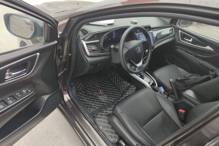 Used Honda Crider 2013 1.8L automatic comfort version
