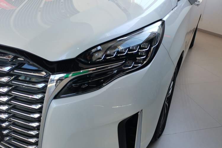 Used Buick GL8 2023 ES Lu Zun Deluxe Model
