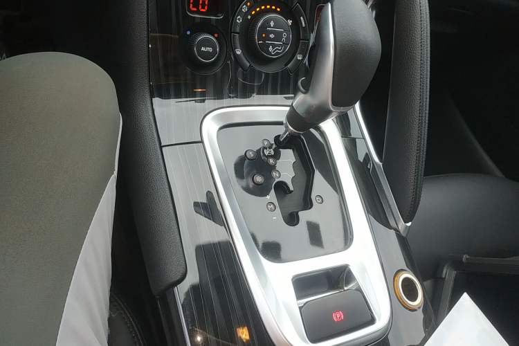 Used Peugeot 3008 2015 1.6THP Automatic Trend Edition
