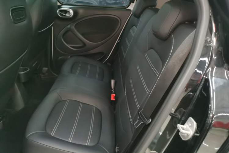 Used smart forfour 2018 0.9T 66 kW Pioneer Edition