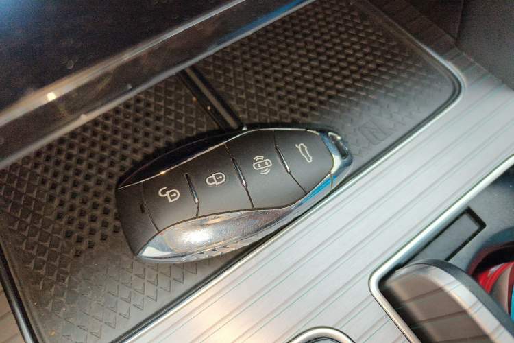 Used Hongqi HS7 PHEV 2024 2.0T PHEV Four-Wheel Drive Flagship Edition 6 Seats
