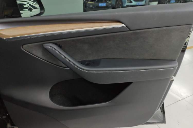 Used Tesla Model Y 2021 Standard Range Rear-Wheel Drive Version
