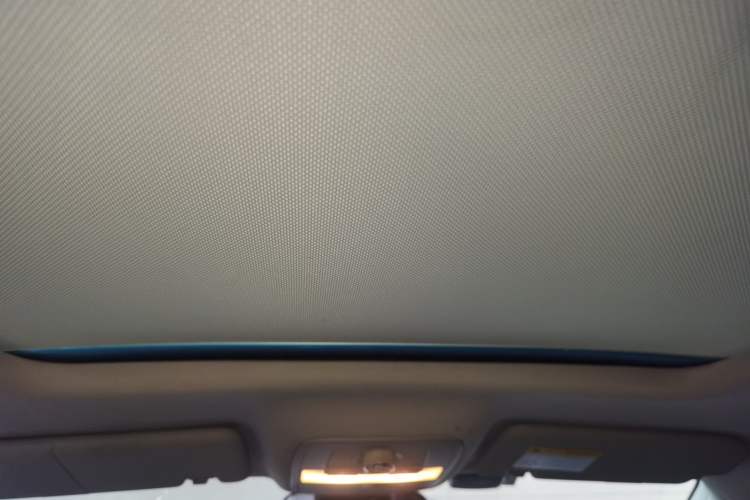 Used Roewe RX5 2016 20T Two-Wheel Drive Automatic Internet Smart Edition