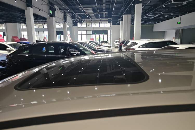 Used Toyota RAV4 2020 2.0L CVT Two-Wheel Drive Fashion PLUS Edition
