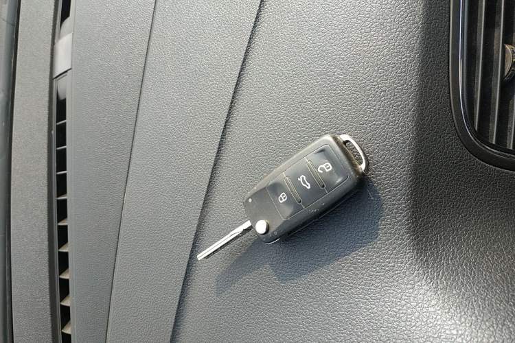 Used Volkswagen Polo 2016 1.6L Automatic Comfort Model