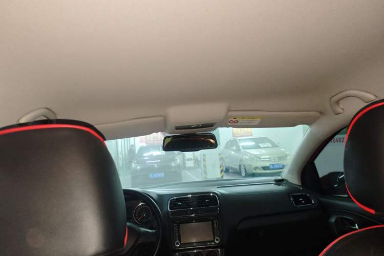 Used Volkswagen Polo 2014 1.6L Automatic Comfort Edition
