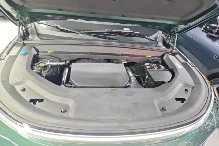 Used Li Auto L8 2023 Pro Model
