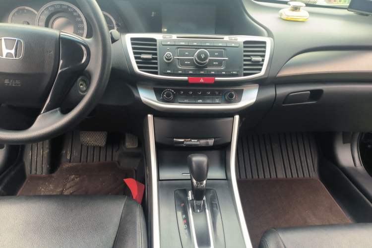 Used Honda Accord 2015 2.0L LX Comfort Edition
