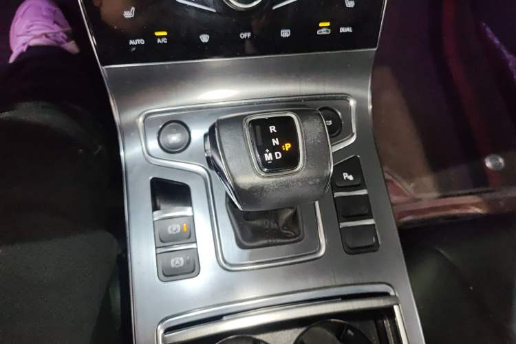 Used Hongqi H5 2022 Classic Model Facelift 1.8T Automatic Smart Connect Flagship Edition