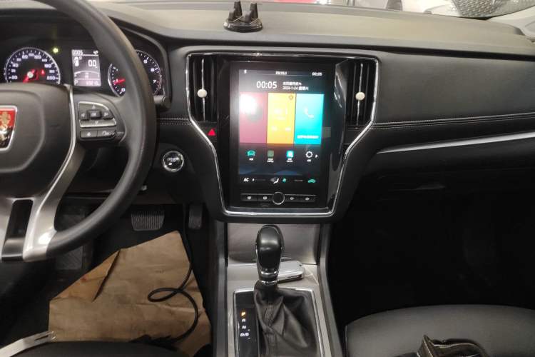 Used Roewe i6 2020 PLUS 1.6L CVT 4G Connected Glory Flagship Edition
