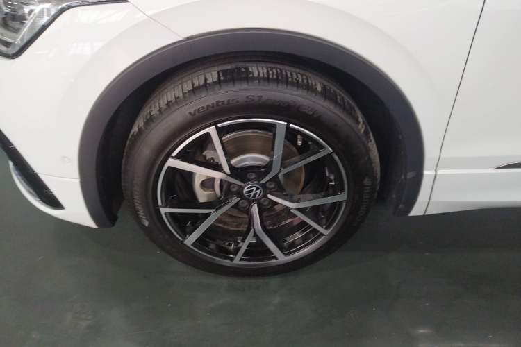 Used Volkswagen Tiguan L 2023 330TSI Automatic Two-Wheel Drive R-Line Enjoyment Edition
