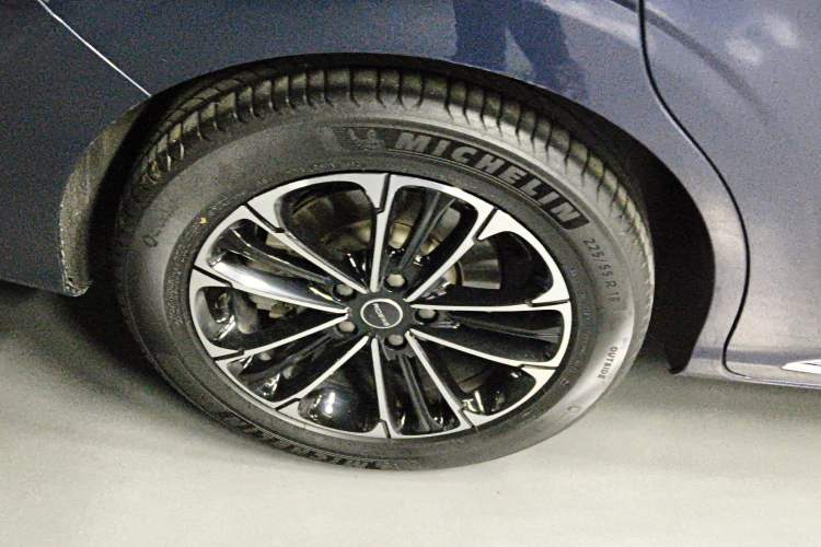 Used Roewe iMAX8 2022 400TGI Prestige Edition
