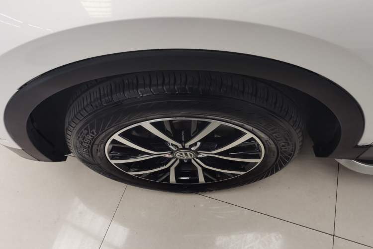 Used Volkswagen Tiguan L 2018 330TSI Automatic Two-Wheel Drive Comfort Edition
