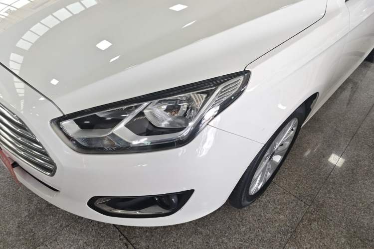 Used Ford Escort 2015 1.5L Automatic Fashion Model
