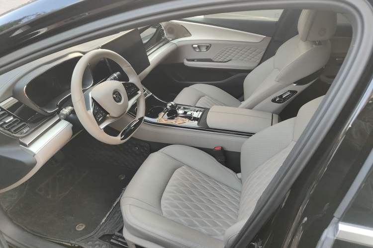 Used BYD Han 2024 EV Glory Edition 605KM Front-Wheel-Drive Premium Model