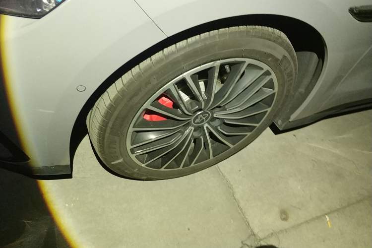 Used BYD Han 2025 EV with 701 km of Laser Radar-Enabled Intelligent Driving