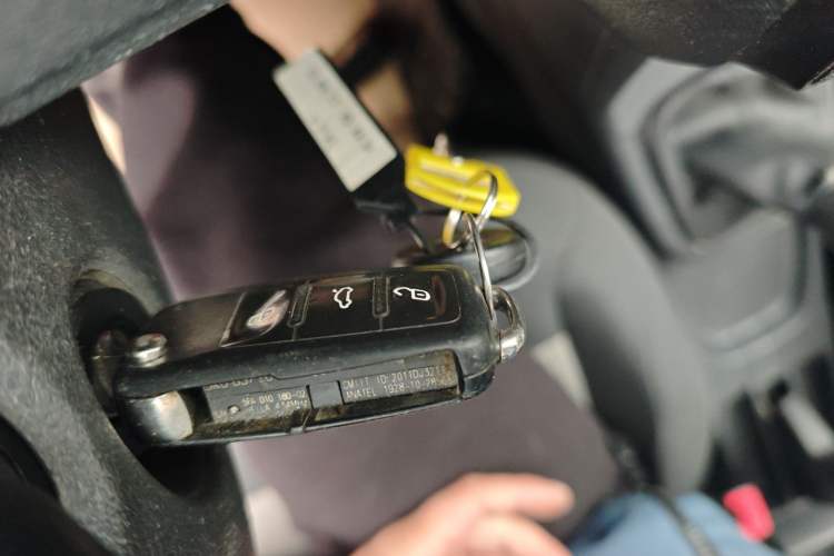 Used Volkswagen Polo 2016 1.4L Manual Fashion Model