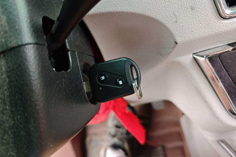 Used Jinbei New Hiace S 2022 1.5L Wealth Edition Air-Conditioner-Free Truck China VI Standard SWC15M
