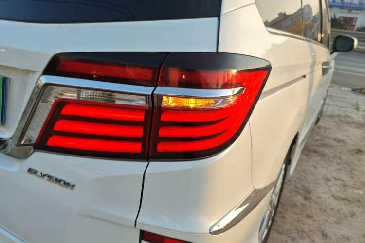 Used Honda Elysion 2016 2.4L Comfort Edition
