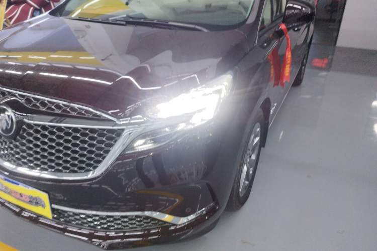 Used Buick GL8 2022 Avenir Aivia 7-Seater Deluxe Edition