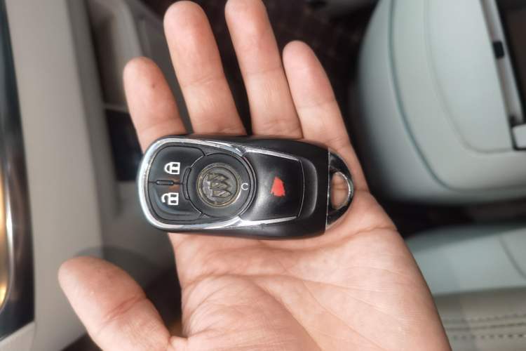 Used Buick GL8 2022 Land Cruiser Executive Class 652T Comfort Model