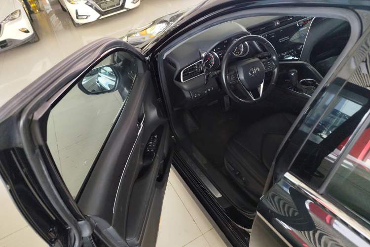 Used Toyota Camry 2019 Revised Version 2.0G Luxury Edition
