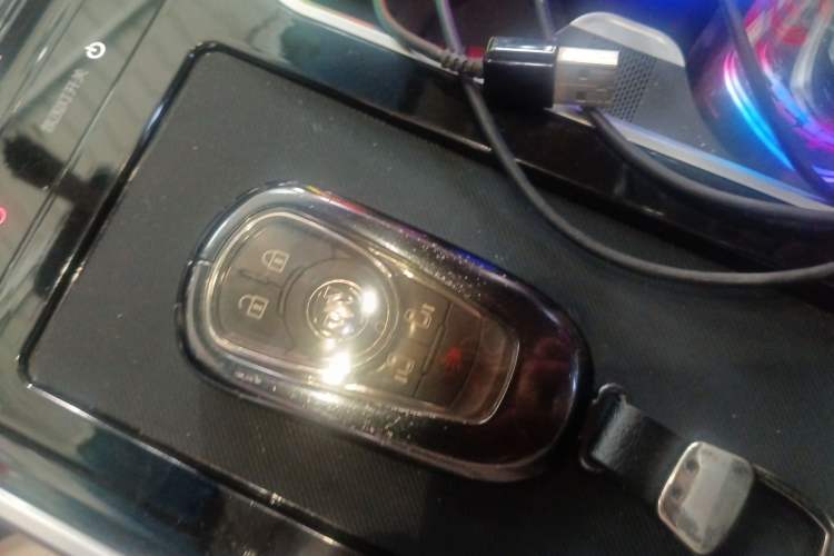 Used Buick GL8 2023 ES Lu Zun Deluxe Model
