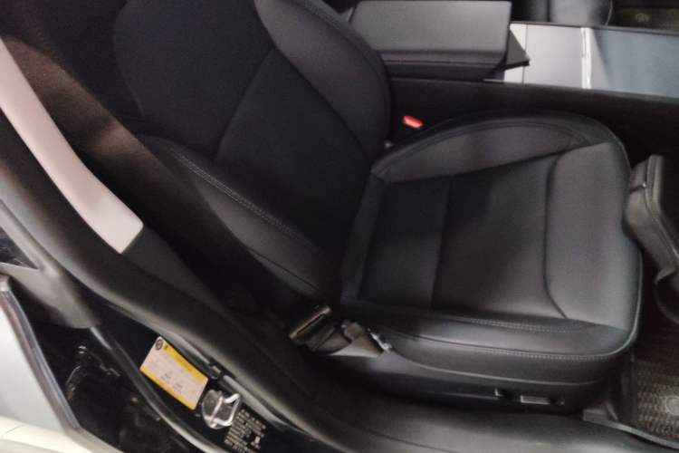 Used Tesla Model 3 2025 Rear-Wheel-Drive Version