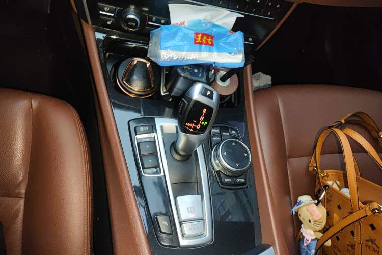 Used BMW 5 Series 2014 535Li Leading Model
