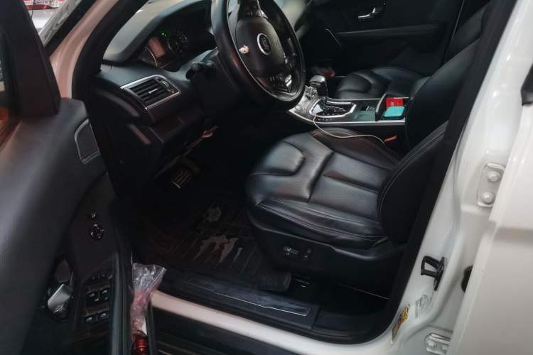 Used Land X7 2015 2.0T Panoramic Prestige Edition
