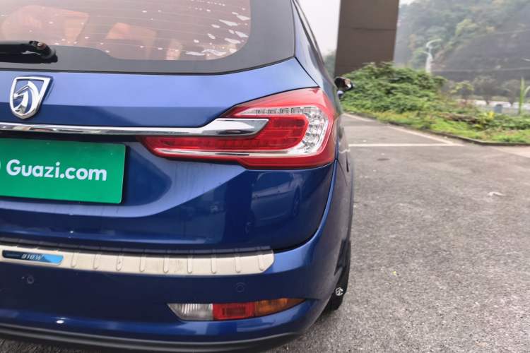 Used Baojun 310W 2017 1.5L Manual Fashion Model China V
