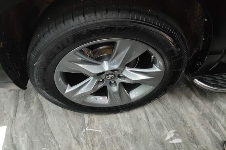 Used Toyota Highlander 2018 2.0T Two-Wheel Drive Luxury Edition 7 Seats China VI Standard
