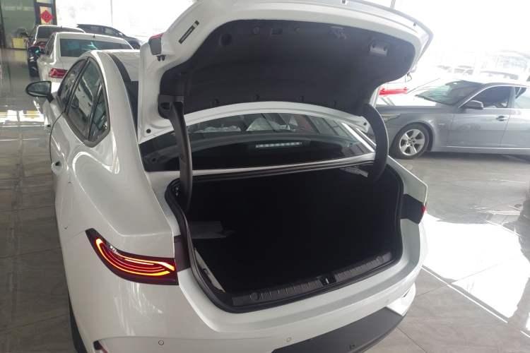 Used BYD Qin PLUS 2025 DM-i Smart Drive 55KM Leading Model
