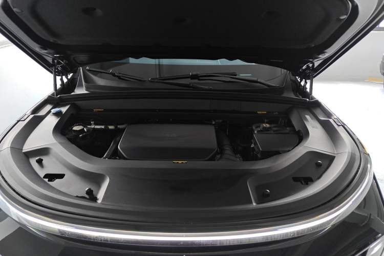 Used Li Auto L8 2023 Air model
