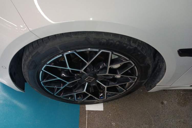 Used Zeekr 001 2025 YOU Edition 100 kWh All-Wheel Drive
