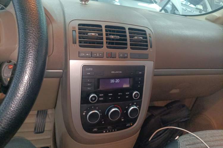 Used Buick GL8 2014 2.4L Classic Edition
