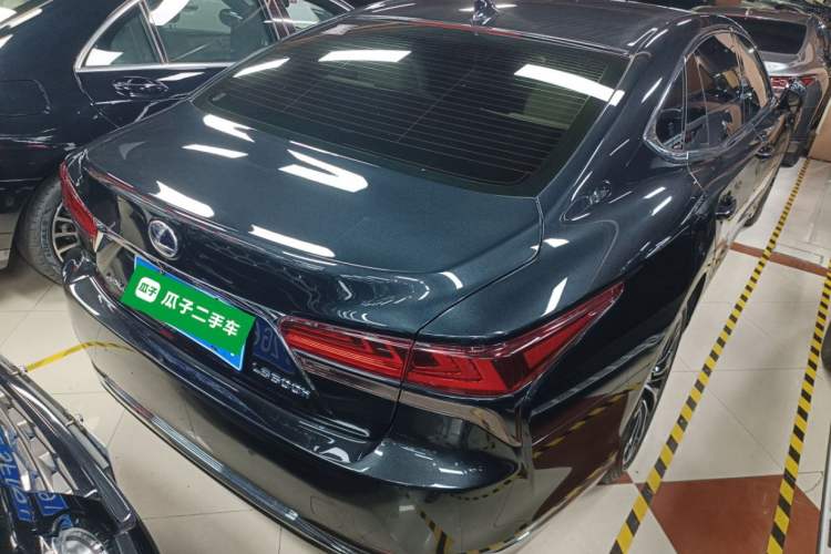 Used Lexus LS 2021 500h Executive Edition
