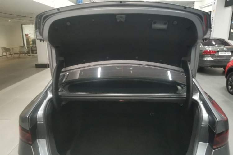 Used BYD Qin PLUS 2021 EV 400KM Luxury Model
