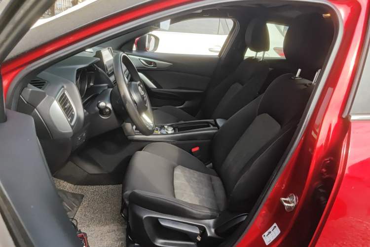 Used Mazda CX-4 2018 2.0L Automatic Two-Wheel Drive Blue Sky Dynamic Version China VI Standard
